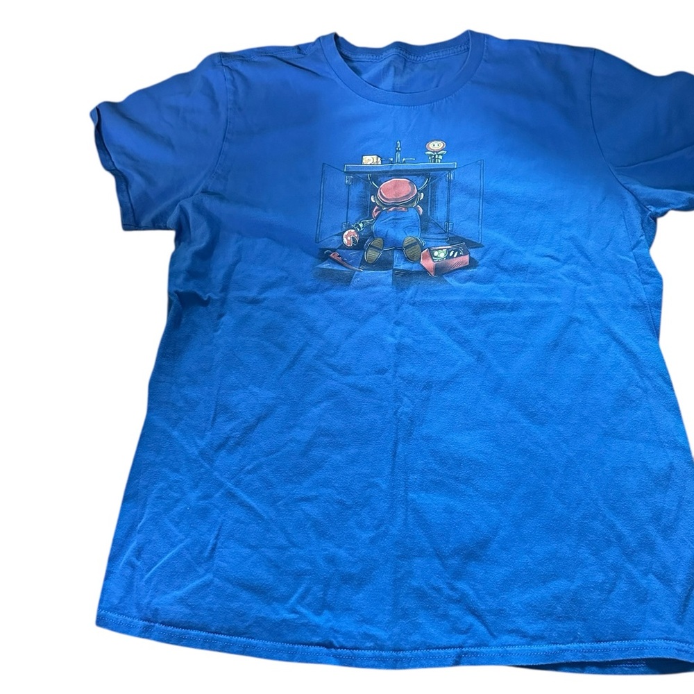 Mario graphic tshirt size large
